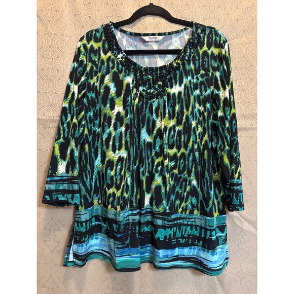 TanJay Tops - TanJay Green and Blue Animal Print Tunic